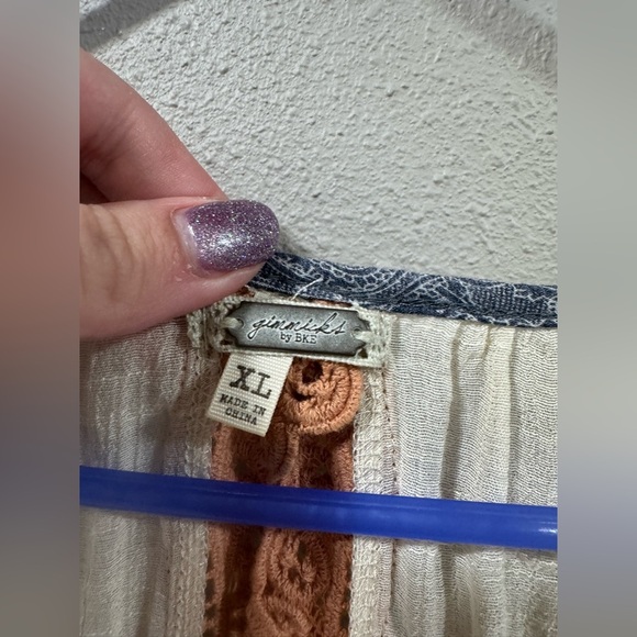 Gimmicks by BKE Crochet Henley Top - Picture 8 of 10